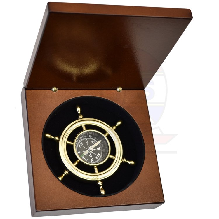 Kompass im Steuerrad Messing